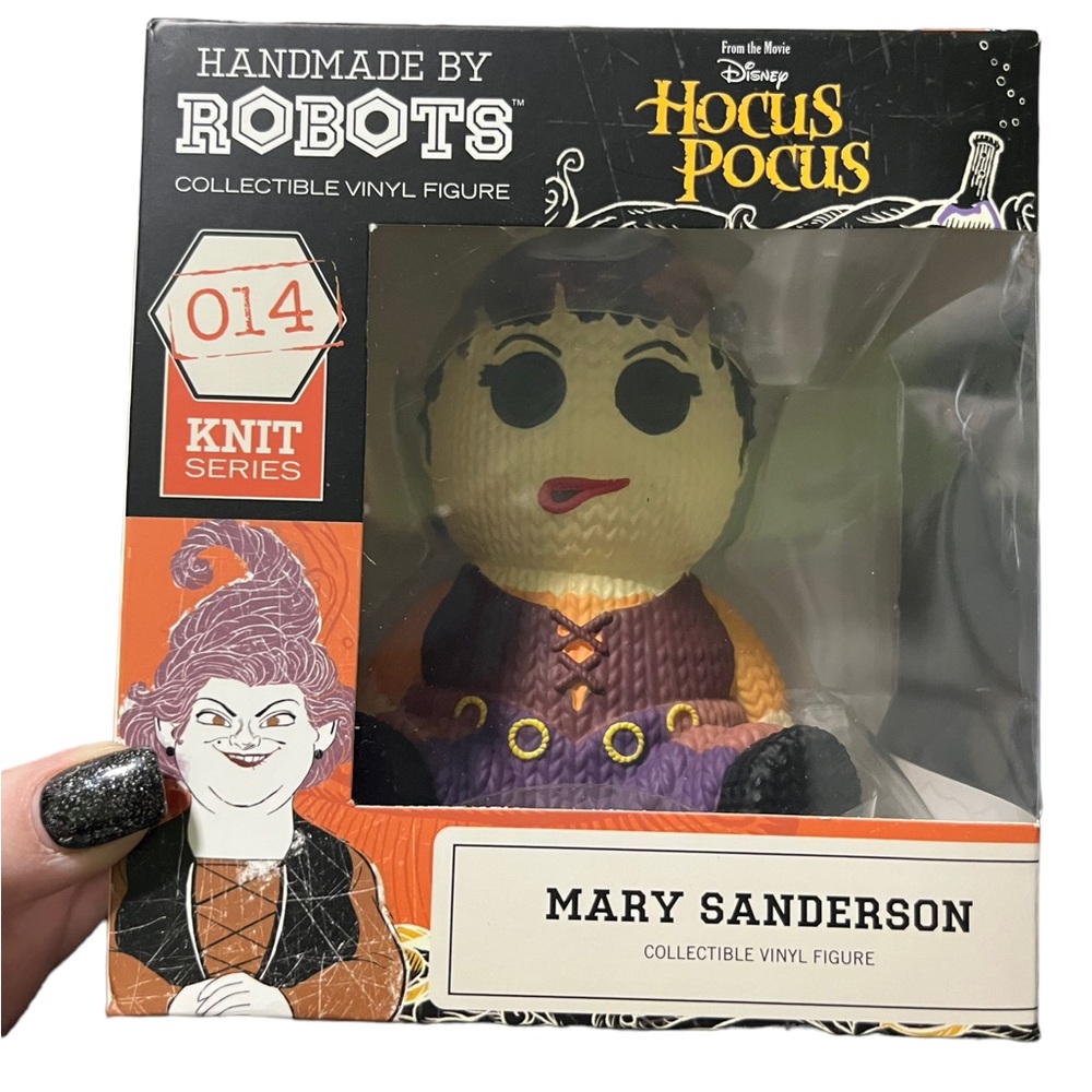 HANDMADE BY ROBOTS - MARY SANDERSON